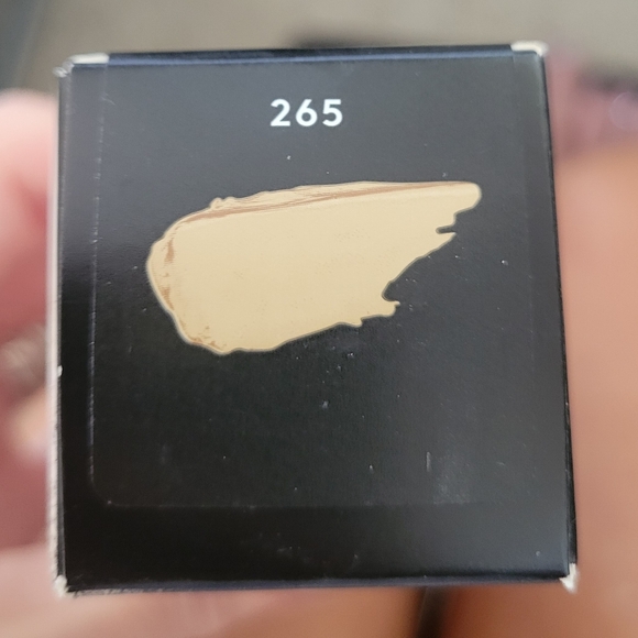 Fenty Beauty Pro Filt'r Soft Mattr Foundation - Picture 4 of 5